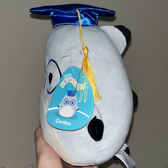 🦈Squishmallows Gordon Graduation Shark 8” NWT HTF Gordon with hat & glasses! - Picture 3 of 4